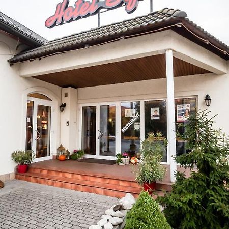 Hotel Squash Centrum Prievidza Dış mekan fotoğraf