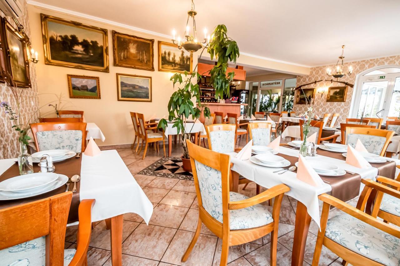 Hotel Squash Centrum Prievidza Dış mekan fotoğraf