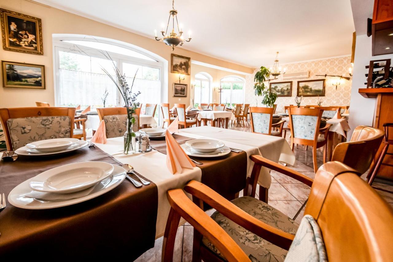 Hotel Squash Centrum Prievidza Dış mekan fotoğraf