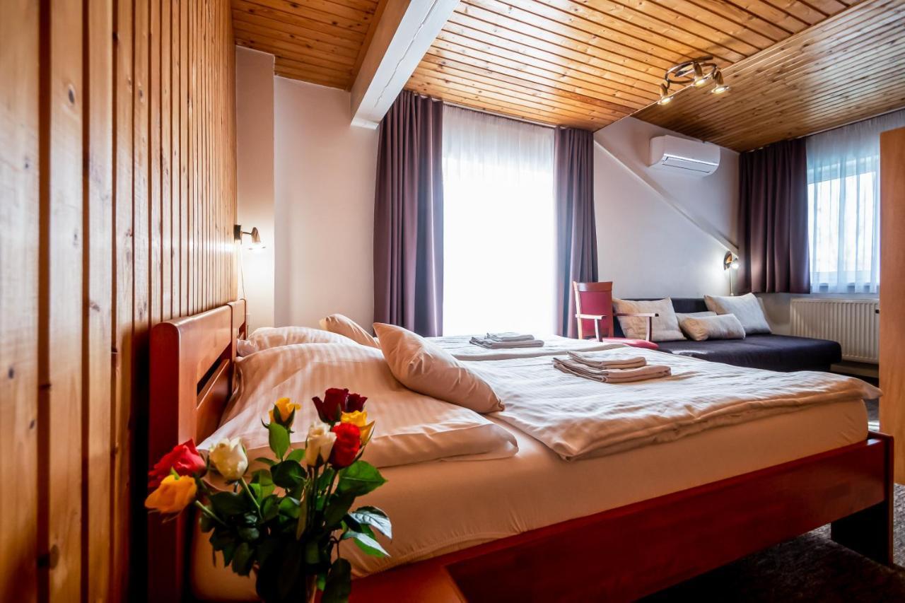 Hotel Squash Centrum Prievidza Dış mekan fotoğraf
