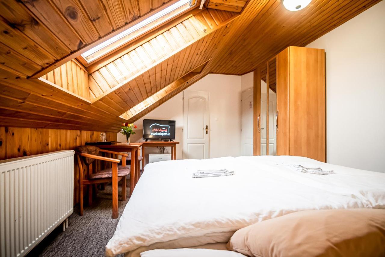 Hotel Squash Centrum Prievidza Dış mekan fotoğraf