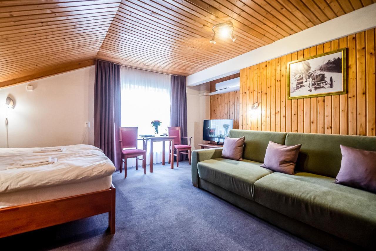 Hotel Squash Centrum Prievidza Dış mekan fotoğraf