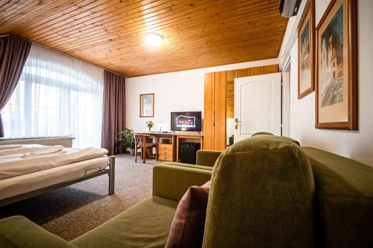 Hotel Squash Centrum Prievidza Dış mekan fotoğraf