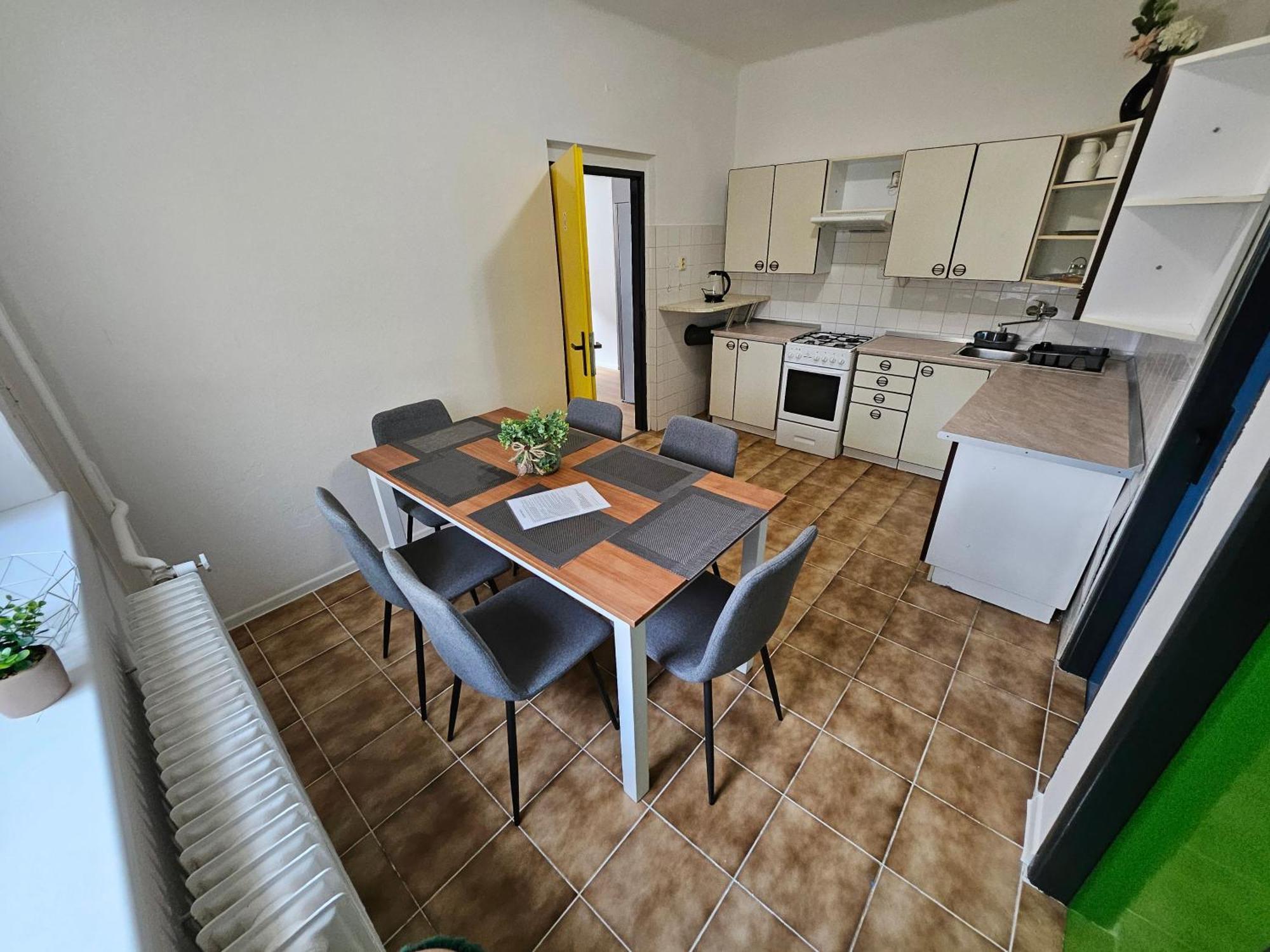 Hotel Squash Centrum Prievidza Oda fotoğraf